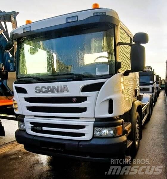 Scania P 360 Vrachtwagen met containersysteem