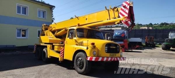 Tatra 148 AD20 Vlakke laadvloer met kraan