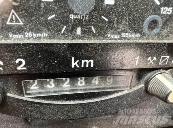 Tatra 815 AD20 T Vlakke laadvloer met kraan