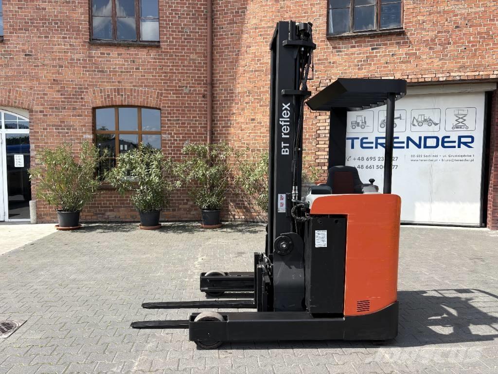 Toyota RRE 140 Reachtruck voor hoog niveau