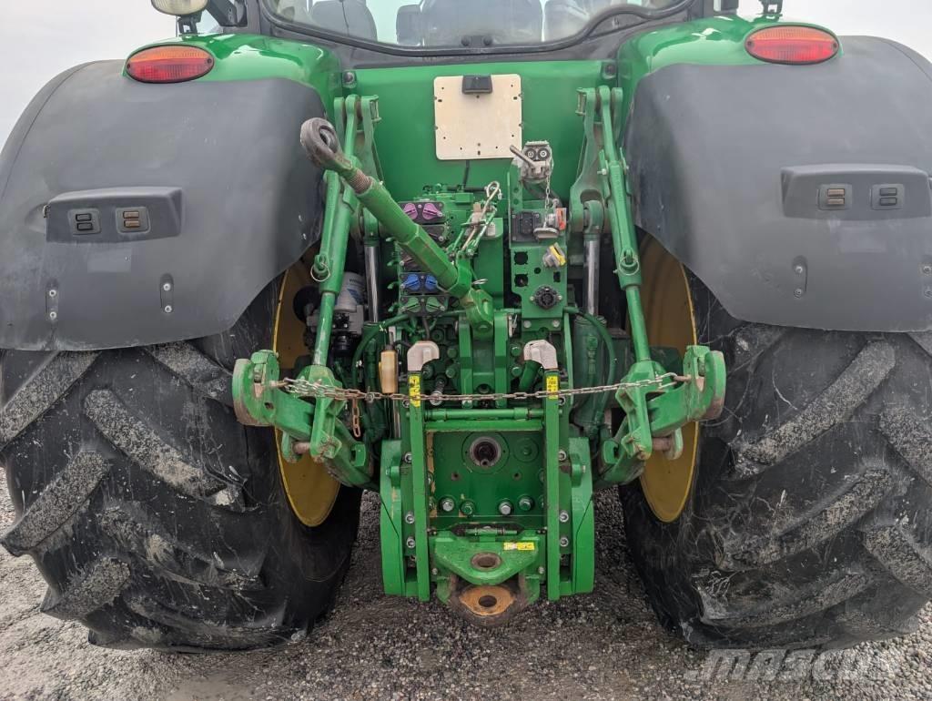 John Deere 7230 R Tractoren