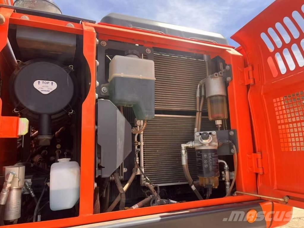 Doosan DX150W-9C Wielgraafmachines