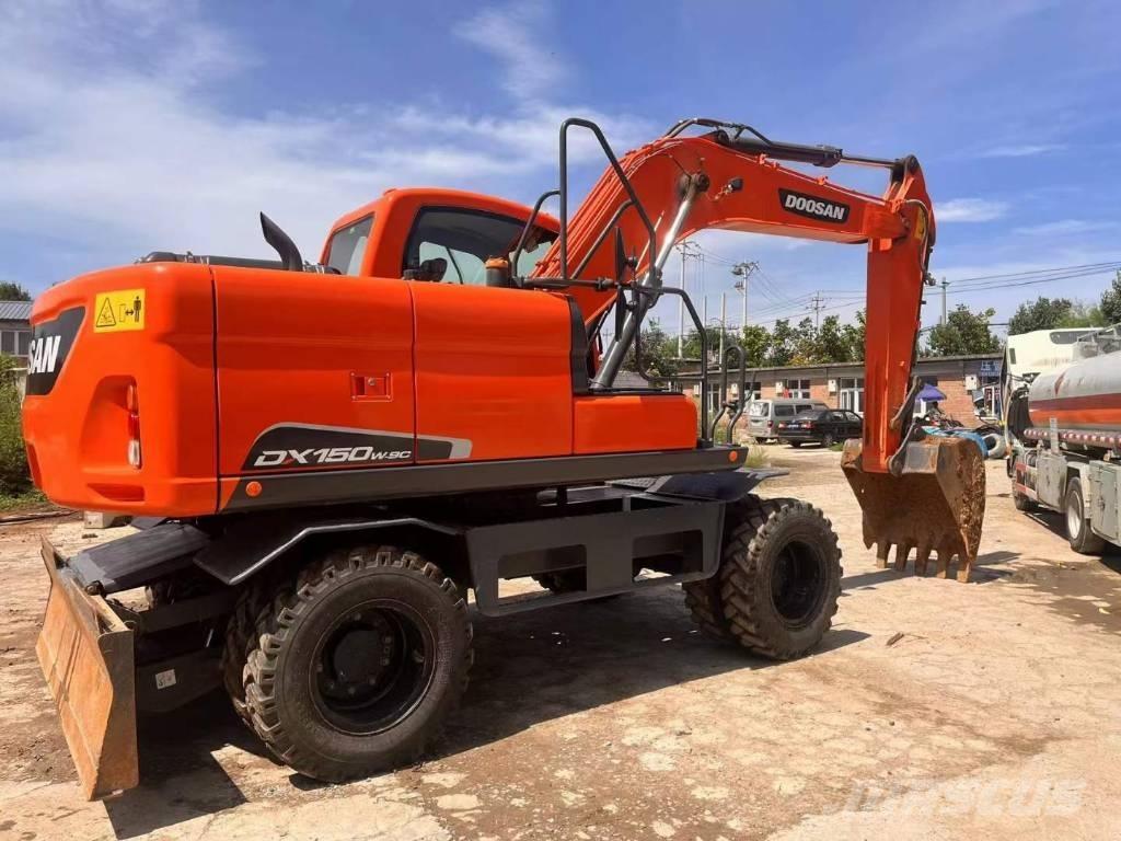 Doosan DX150W-9C Wielgraafmachines