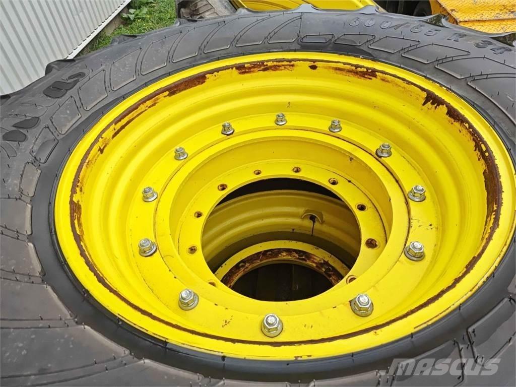Mitas 600/65R34 Banden, wielen en velgen