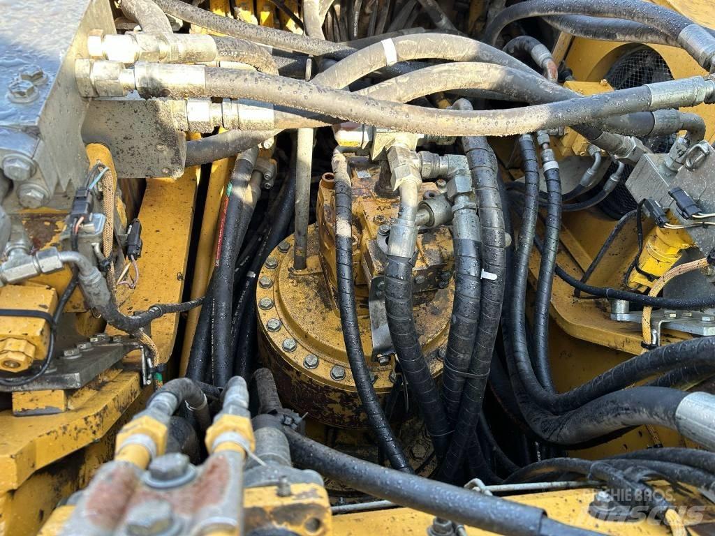 CAT 330 D L Rupsgraafmachines