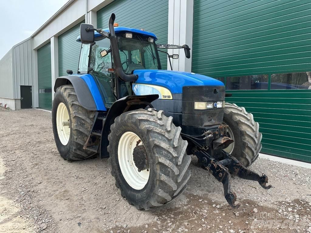 New Holland TM 190 Tractoren
