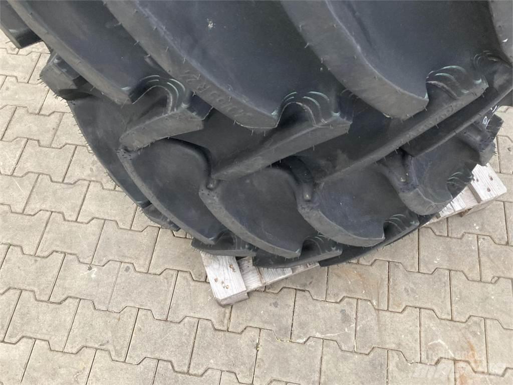 Mitas 540/65R24 Banden, wielen en velgen