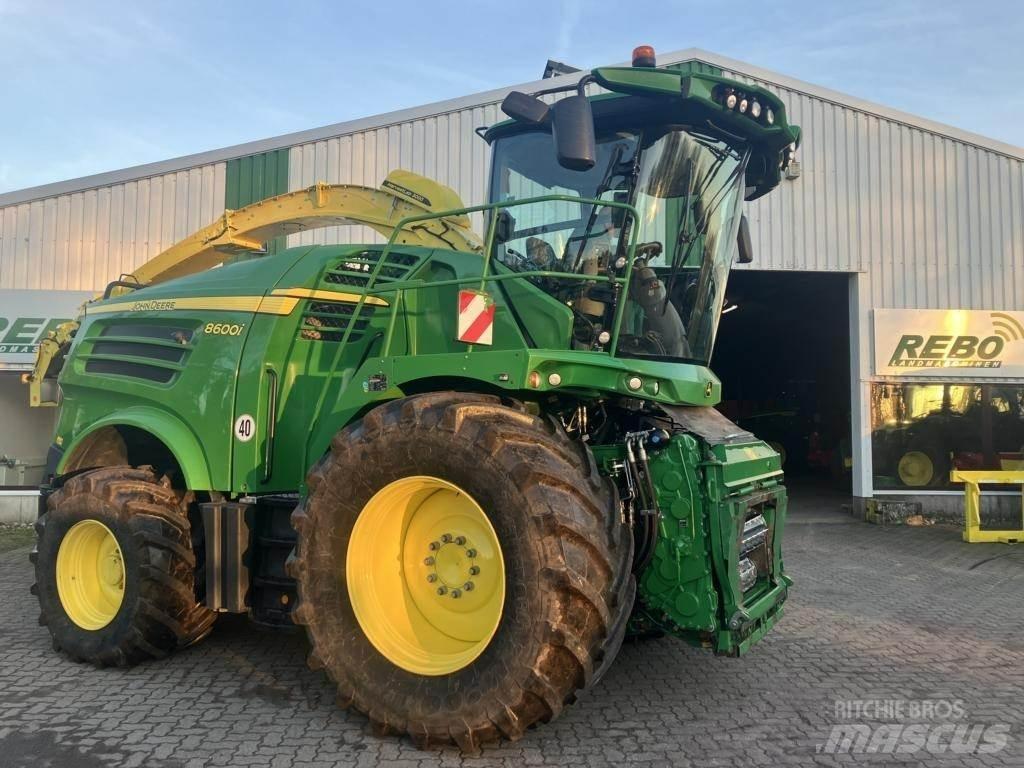 John Deere 8600 Getrokken veldhakselaar