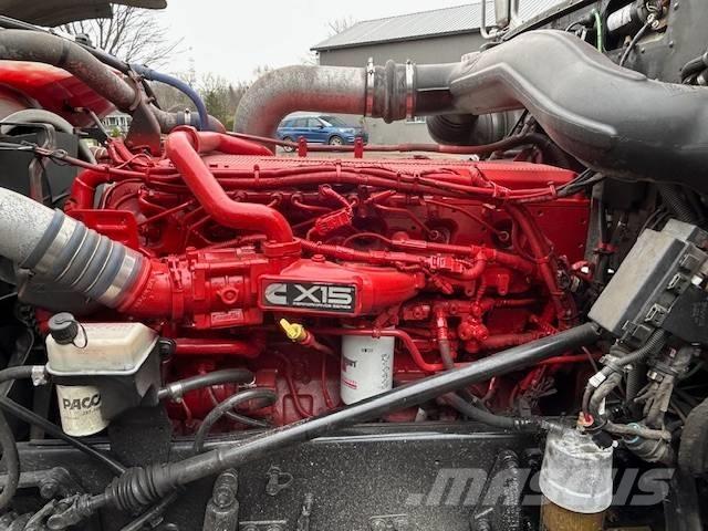 Peterbilt 389 Trekkers