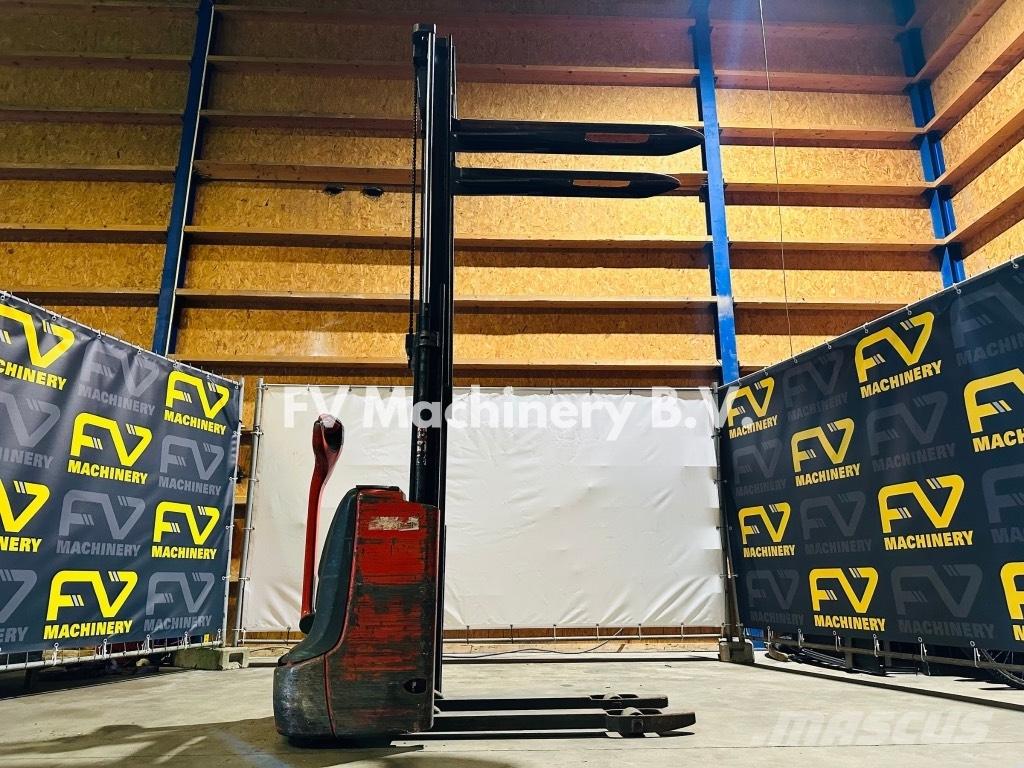 Linde L 10 B Meeloop stapelaar