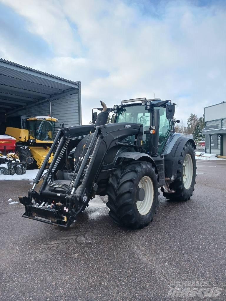 Valtra T 194 Versu Tractoren
