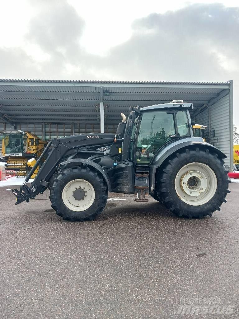 Valtra T 194 Versu Tractoren