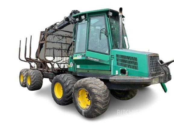 Timberjack 810 B Uitrijwagens