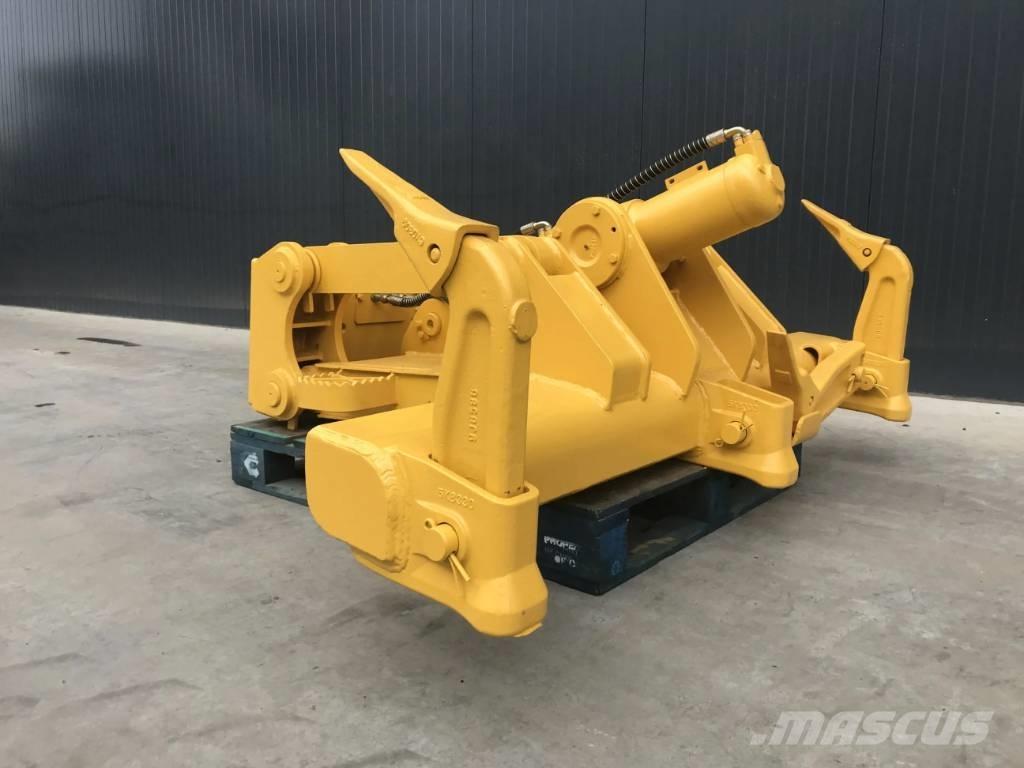 Komatsu D53 Wegopbrekers
