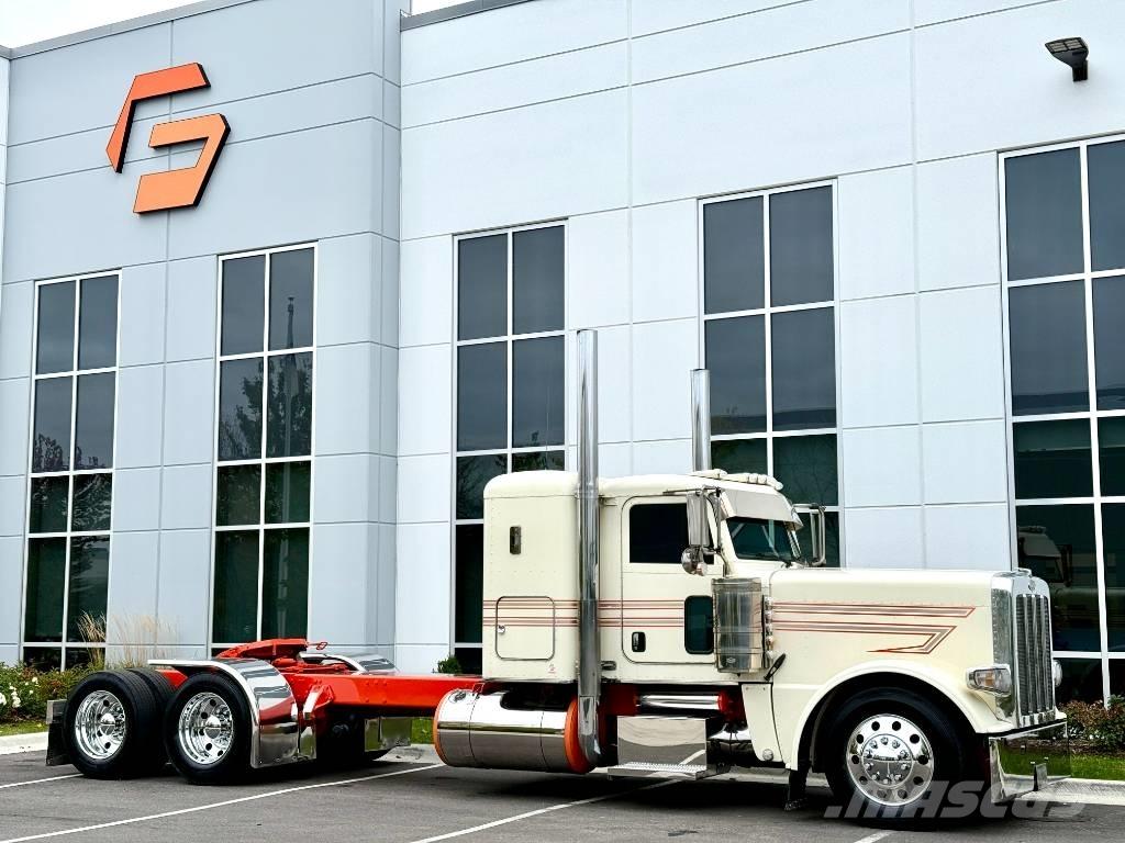 Peterbilt 389 Trekkers