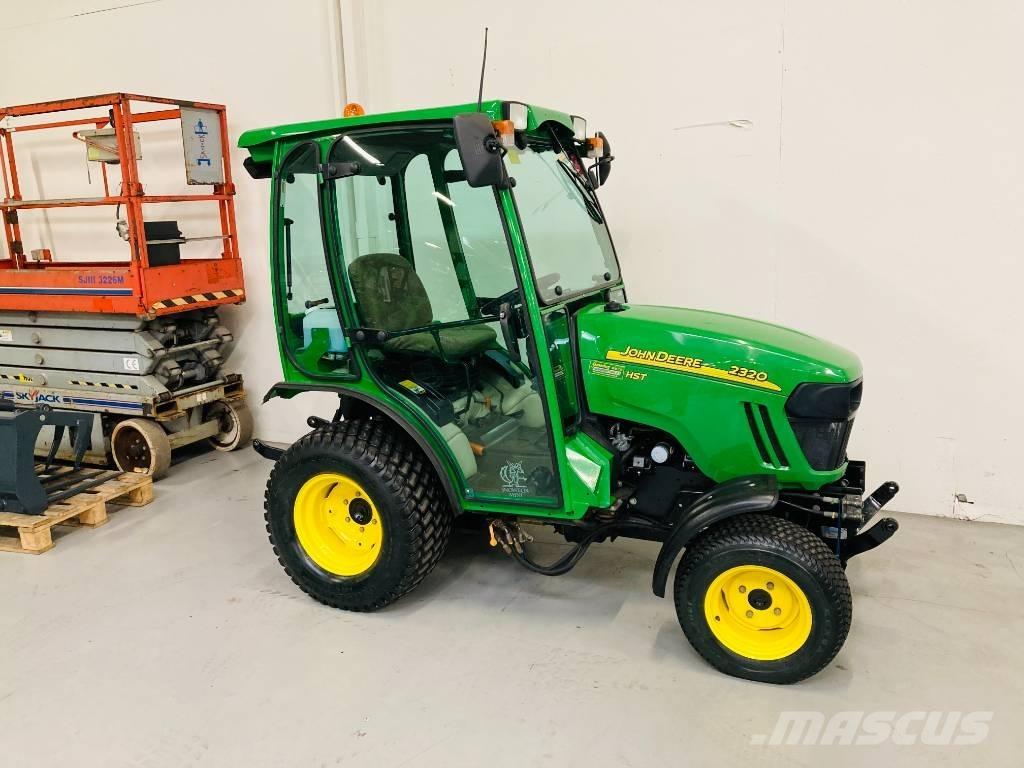 John Deere 2320 Compacttrekkers