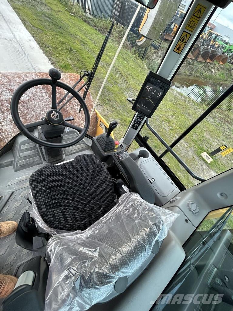 Volvo SD135B Trilrolwalsen