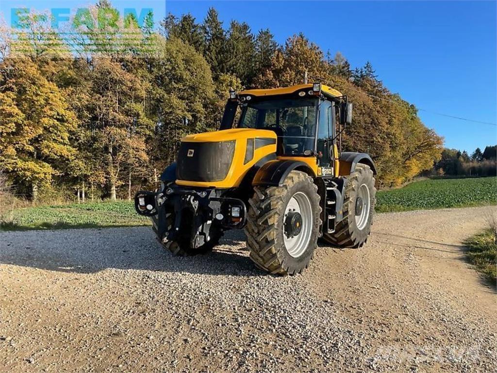 JCB fastrac 8250 Tractoren