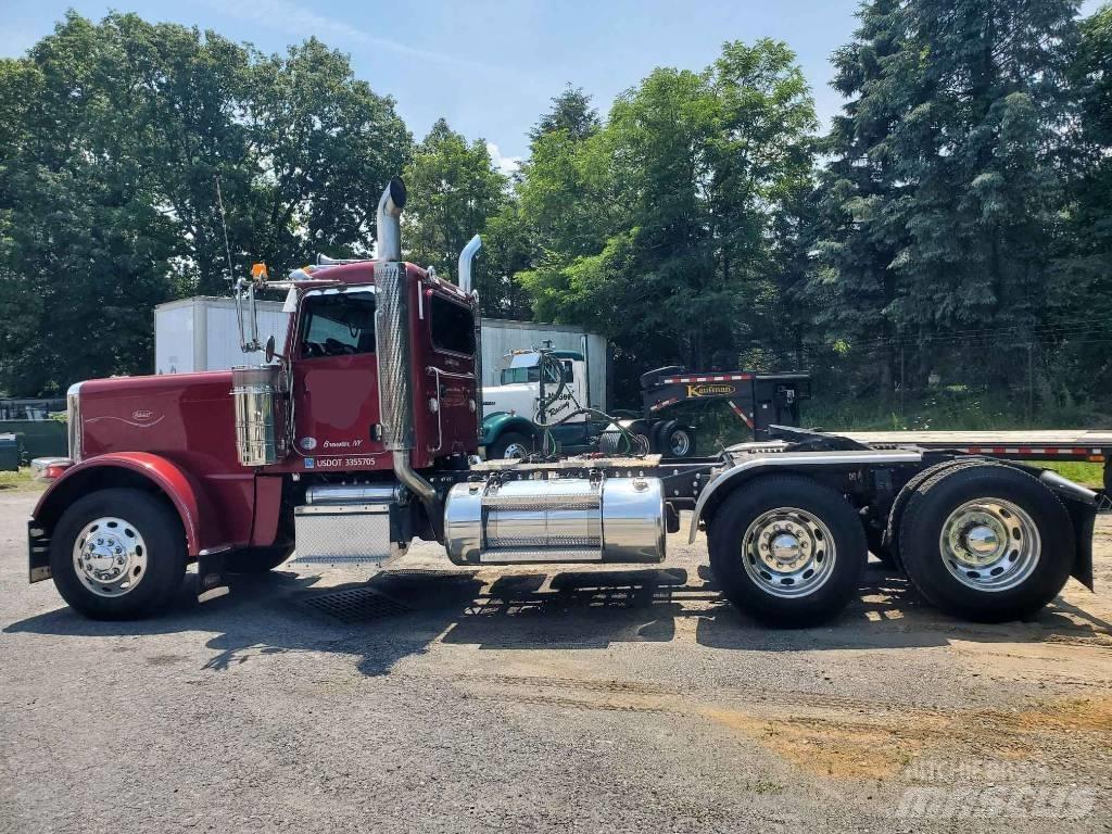 Peterbilt 389 Trekkers