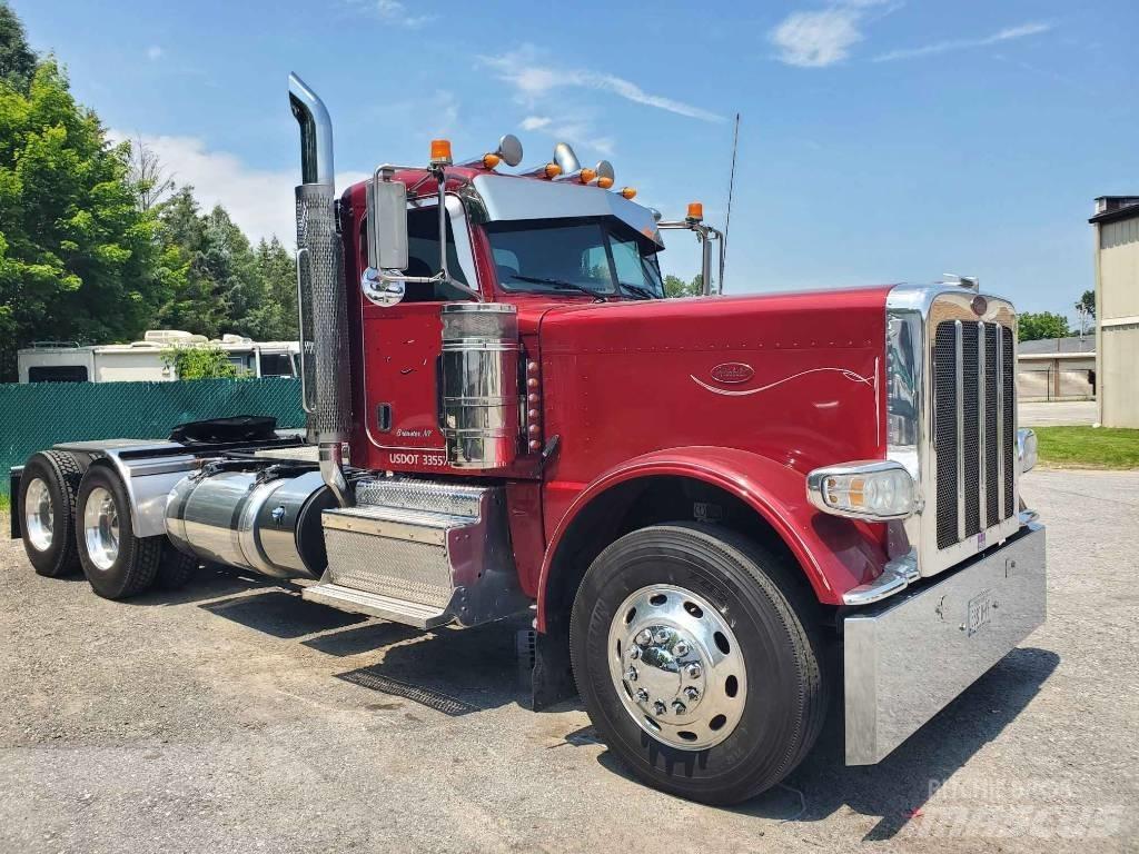 Peterbilt 389 Trekkers