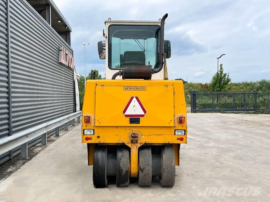 Dynapac CP 142 Bandenwalsen