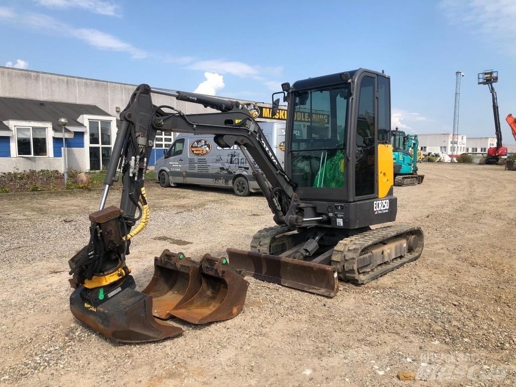 Volvo ECR 25 D Minigraafmachines < 7t