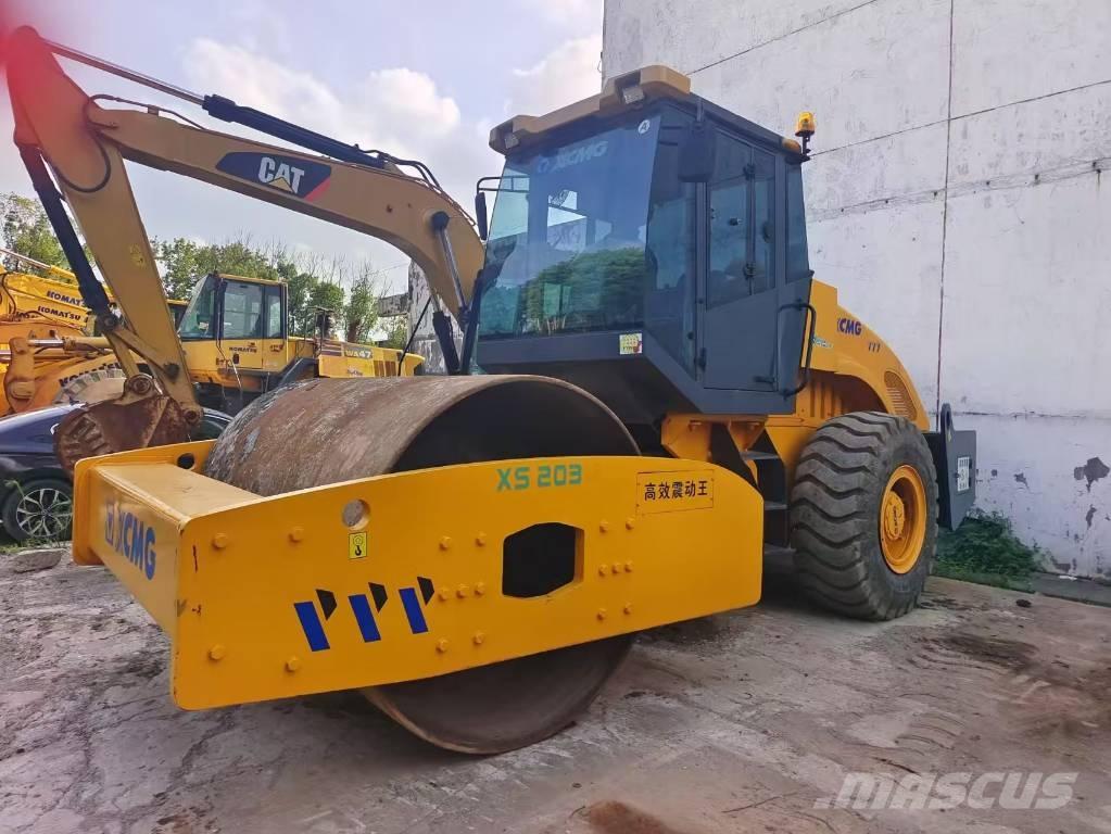 XCMG XS 203 J Trilrolwalsen