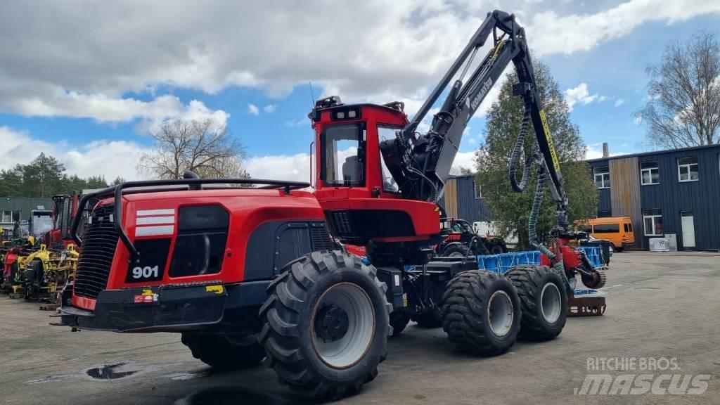 Komatsu 901 Harvesters