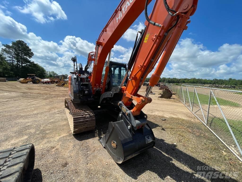 Hitachi ZX 135 US-6 Rupsgraafmachines