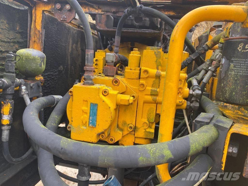 JCB JS 130 Rupsgraafmachines