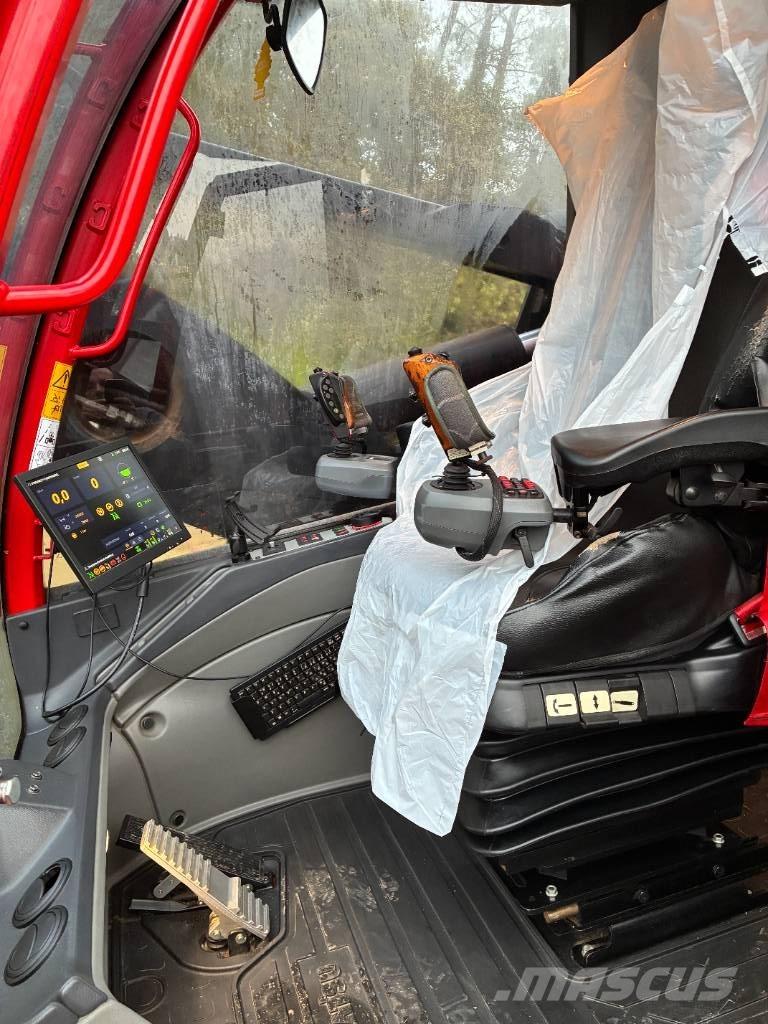 Komatsu 901 Harvesters