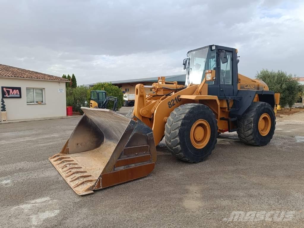 CASE 821 C Wielladers