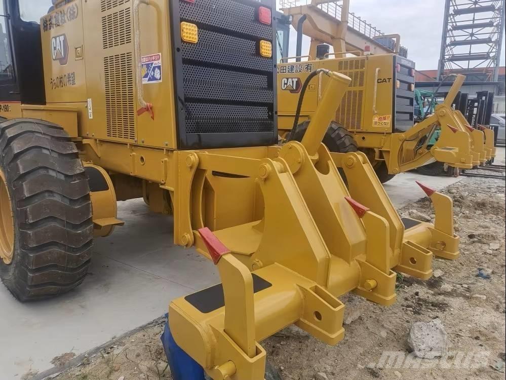 CAT 140H Graders