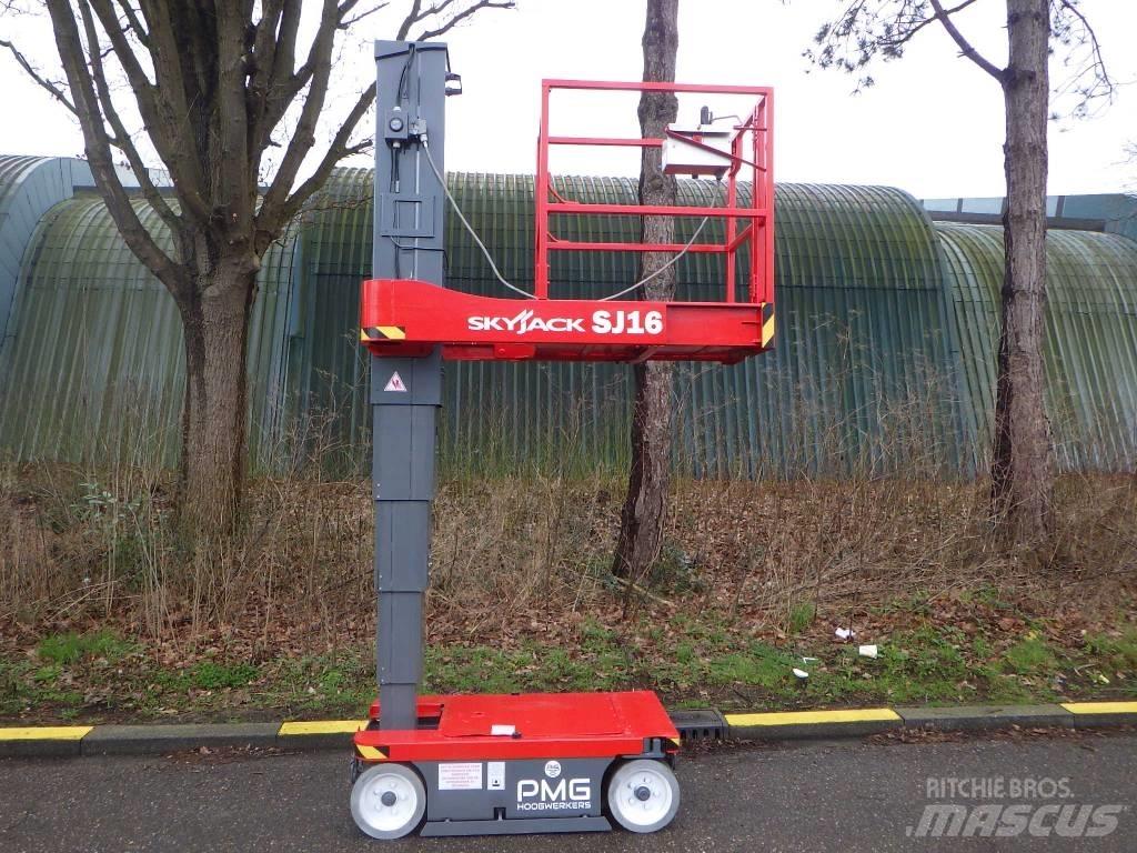 SkyJack SJ16 Personenliften en invalideliften