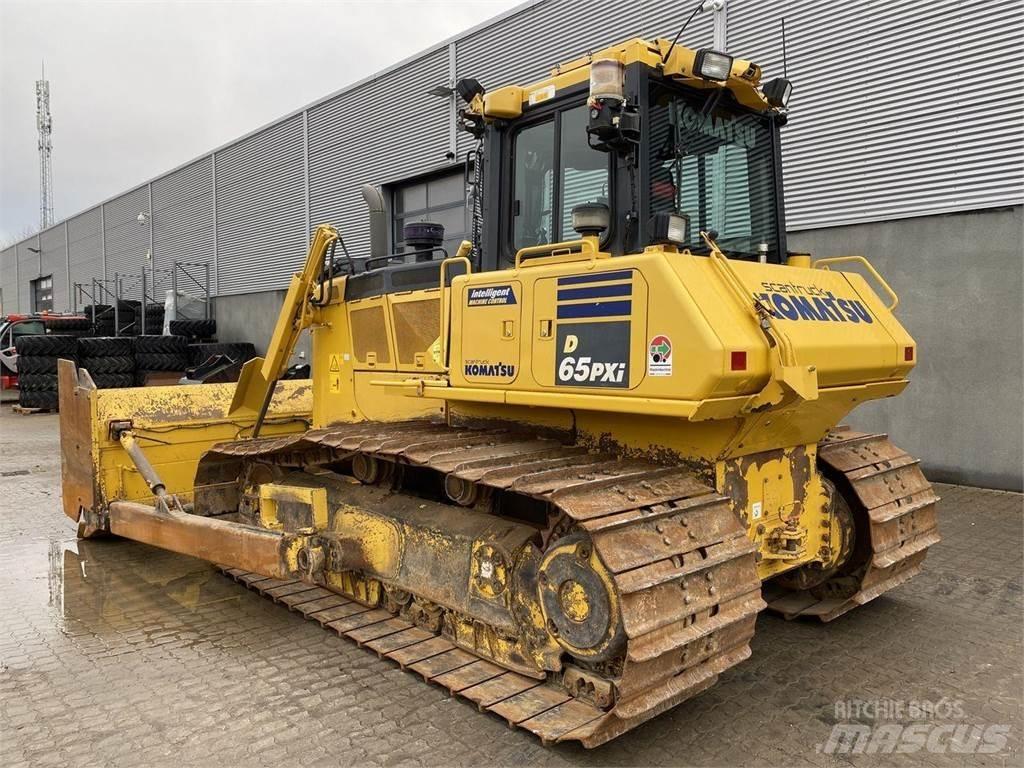 Komatsu D65PXI-18 Rupsdozers