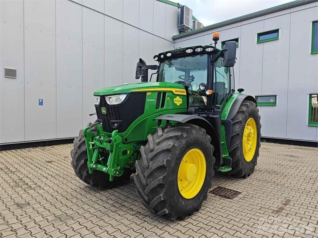John Deere 6R 215 Tractoren