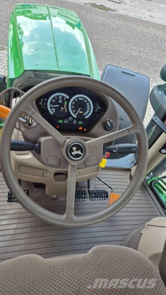 John Deere 6155 R Tractoren