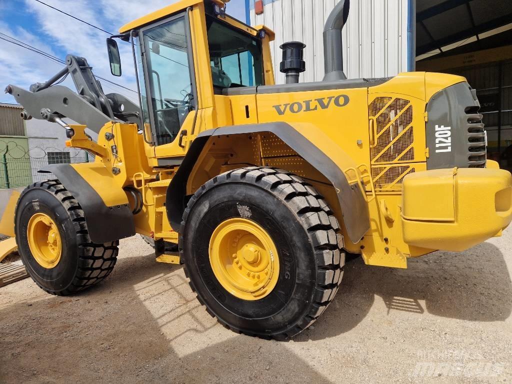Volvo L 120 F Wielladers