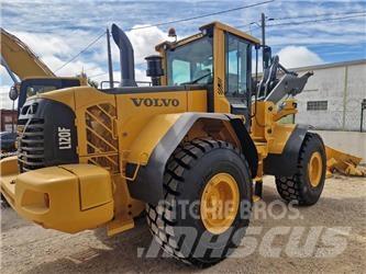 Volvo L 120 F Wielladers