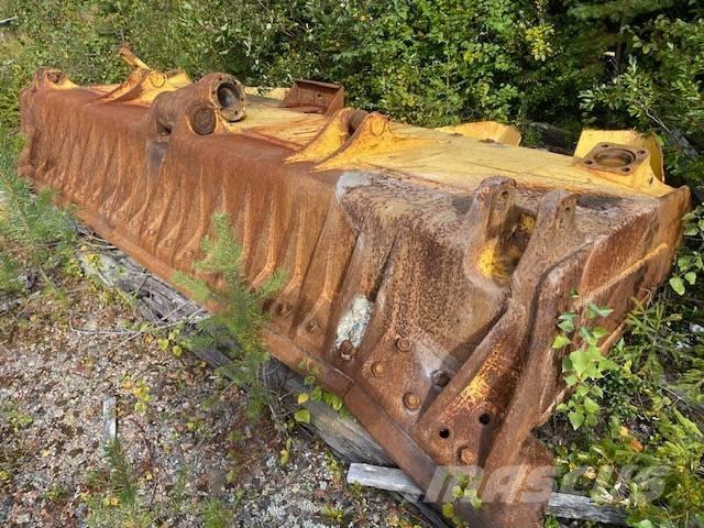 Komatsu D 155 AX Bladen