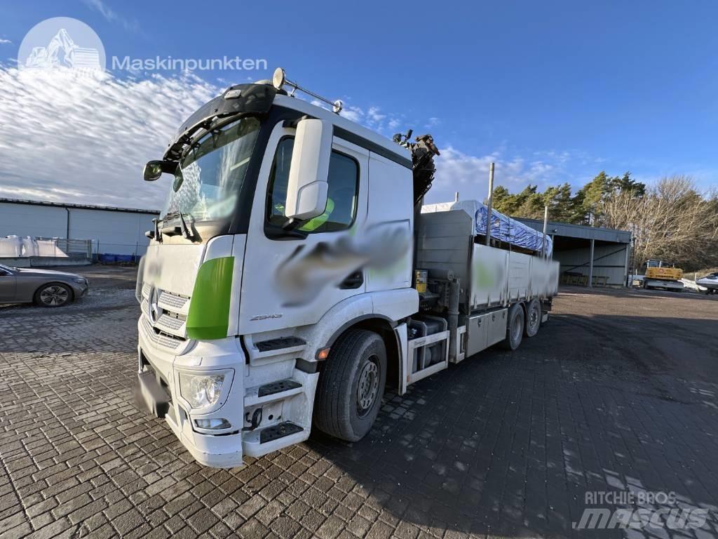 Mercedes-Benz 2543 Vlakke laadvloer met kraan