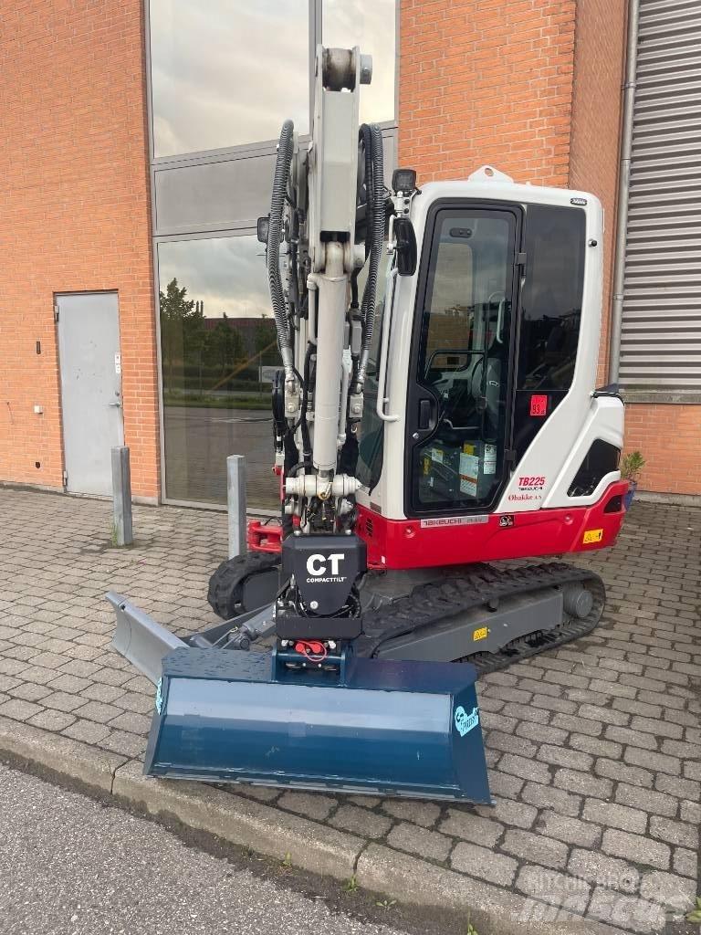 Takeuchi TB 225 Minigraafmachines < 7t