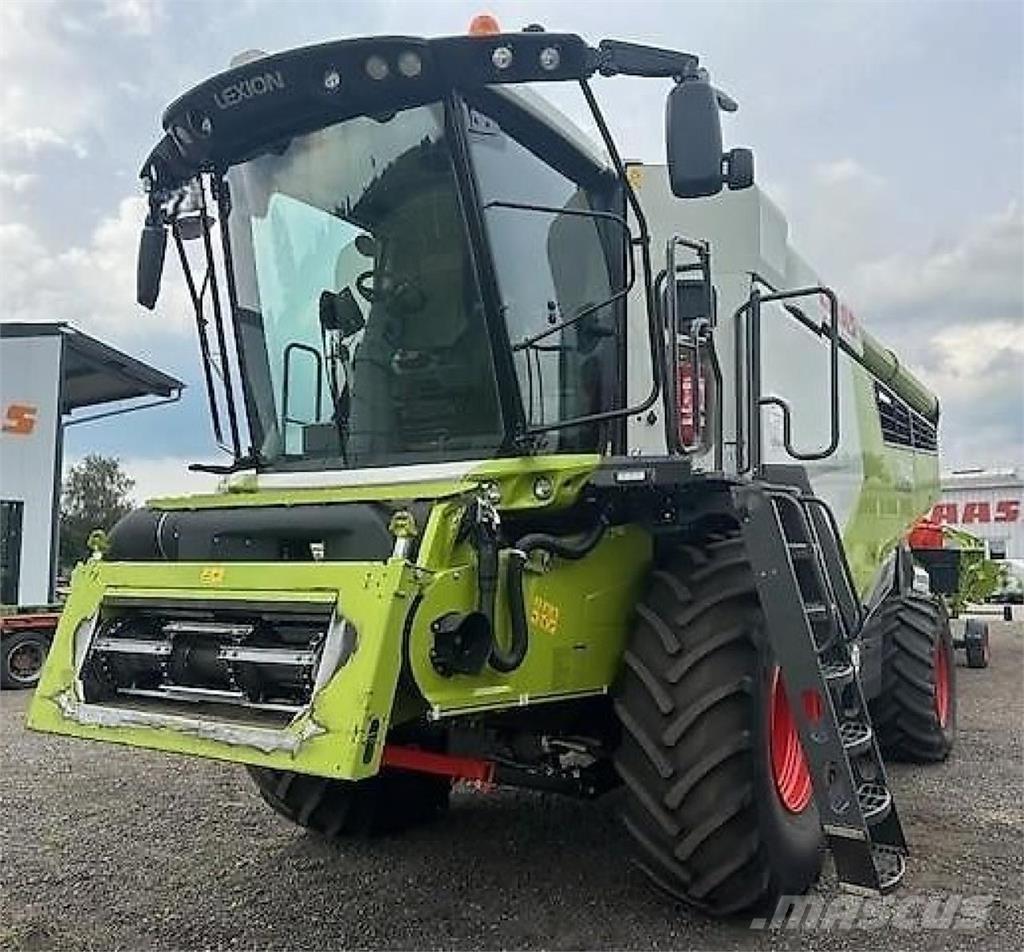 CLAAS Lexion 7400 Maaidorsmachines