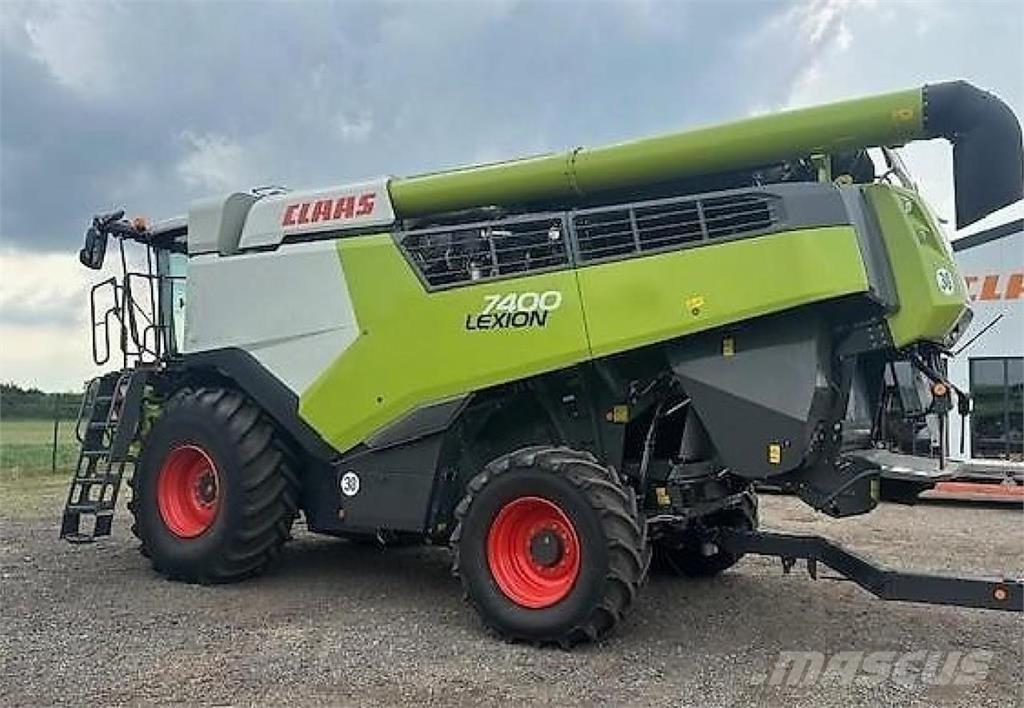CLAAS Lexion 7400 Maaidorsmachines
