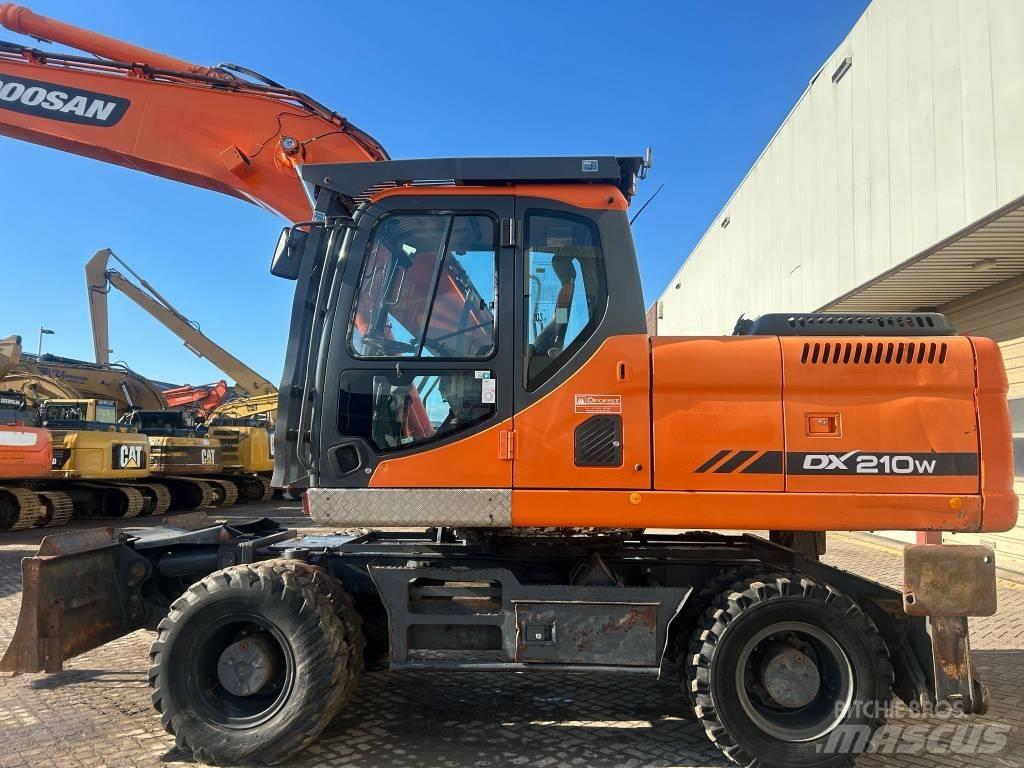Doosan DX 210 W Wielgraafmachines