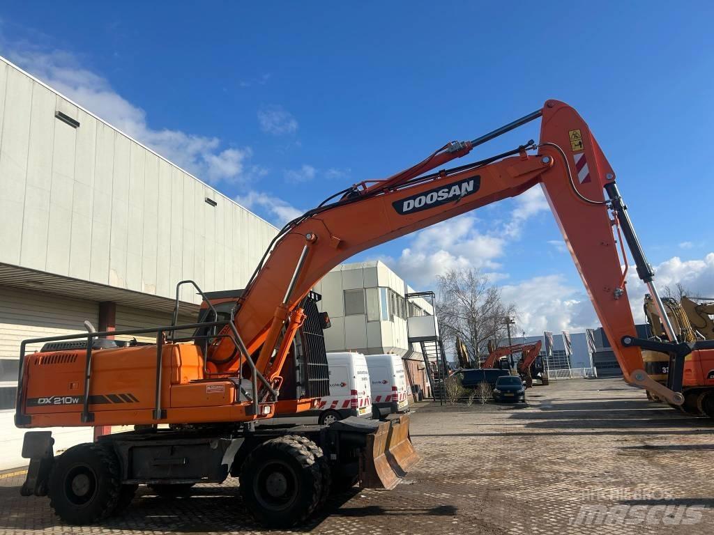 Doosan DX 210 W Wielgraafmachines
