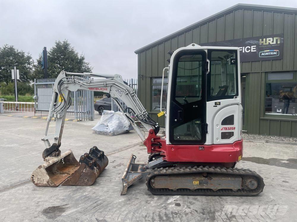 Takeuchi TB 325 R Minigraafmachines < 7t