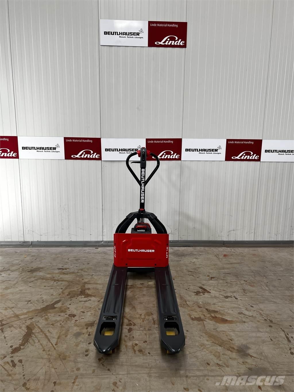 Linde MT12 Meeloop stapelaar