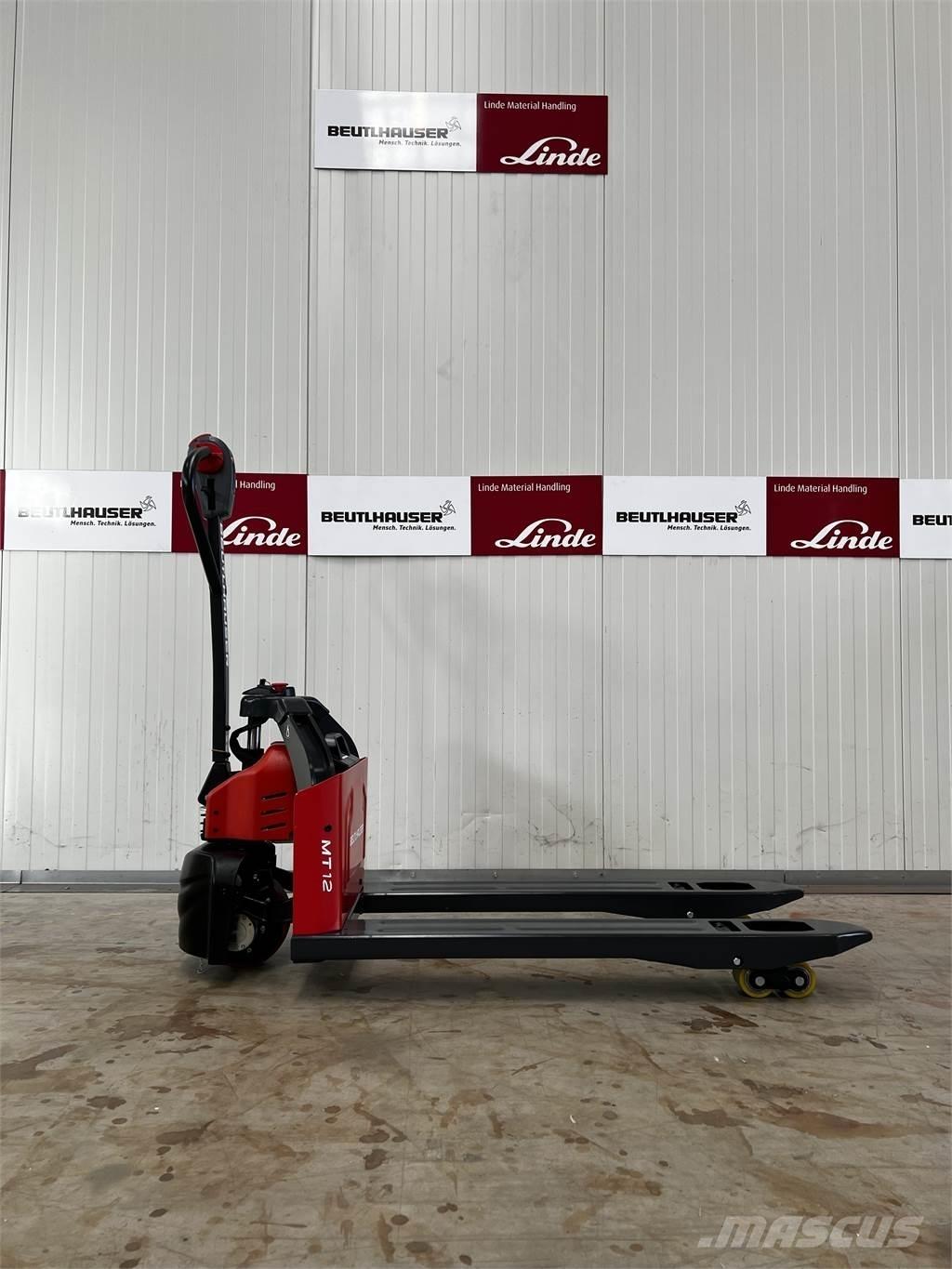 Linde MT12 Meeloop stapelaar