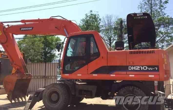 Doosan DH210W Wielgraafmachines
